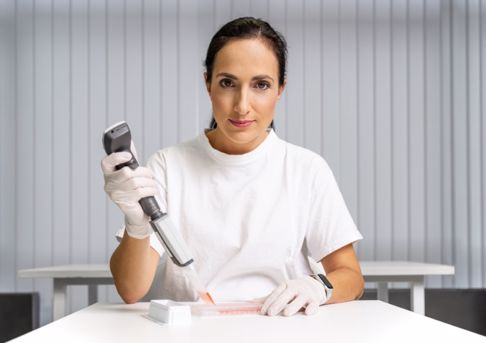 Laborantka/Laborant